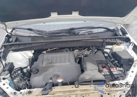 2015 Toyota Highlander Xle z USA, uszkodzony, nr VIN 5TDJKRFH3FS201154